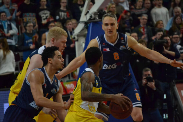 Hanse Game: Eisbären Bremerhaven vs. EWE Baskets