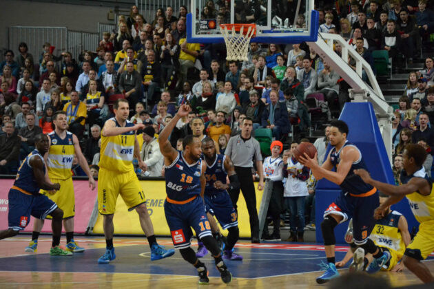 Hanse Game: Eisbären Bremerhaven vs. EWE Baskets