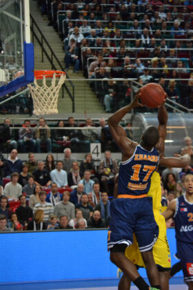 Hanse Game: Eisbären Bremerhaven vs. EWE Baskets