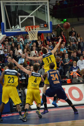 Hanse Game: Eisbären Bremerhaven vs. EWE Baskets
