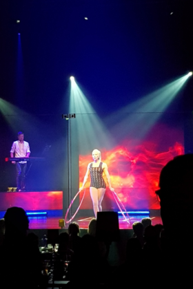 „Elektro“ im GOP Varieté-Theater Bremen