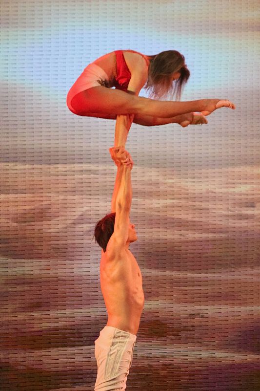 GOP Varieté-Theater Bremen: Premiere „Legends“