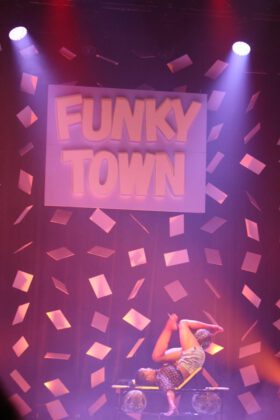 GOP Varieté-Theater Bremen: Premiere „Funky Town“