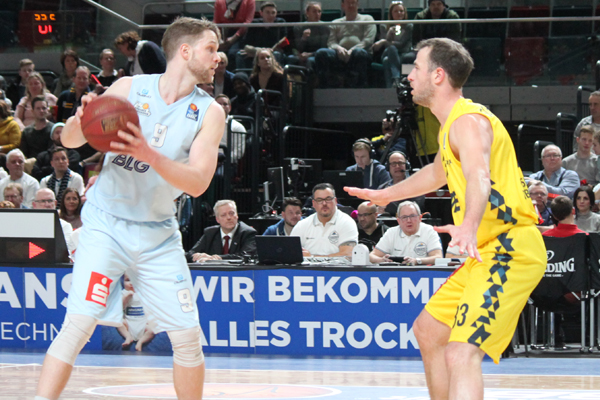 Hanse Game: Eisbären Bremerhaven vs. EWE Baskets Oldenburg