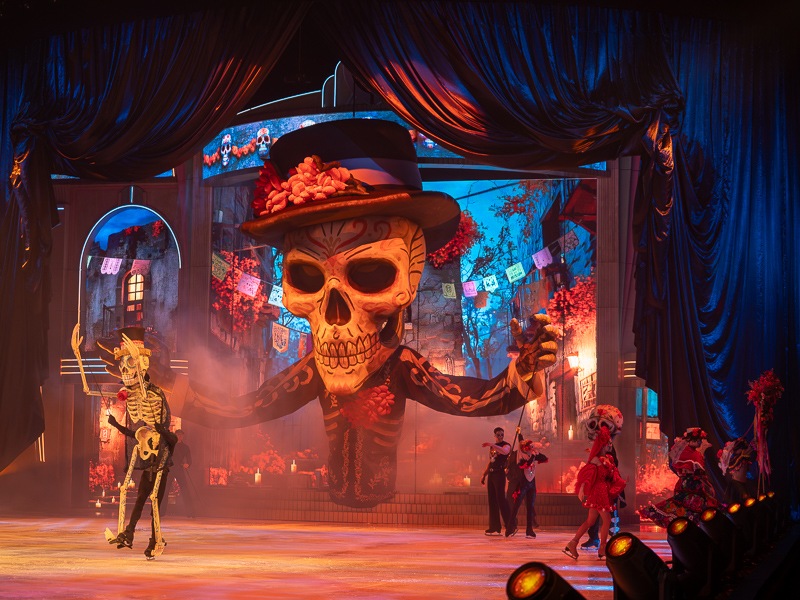 HOLIDAY ON ICE: CINEMA OF DREAMS