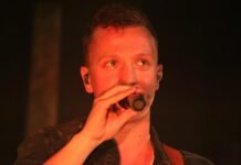 GLOCKE Spezial: MIKIs Takeover! Ensemble feat. Joris am 14.02.2026 Sänger Joris live on stage