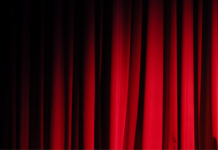 Theatertipp für Kurzentschlossene: „Die Feuerzangenbowle“ im Boulevardtheater Bremen Roter Vorhang im GOP