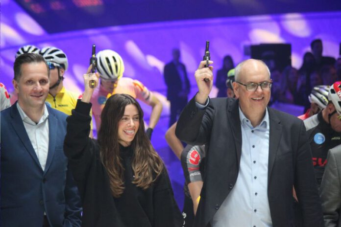 Sixdays 2024 - Startschuss durch Vanessa Mai & Andreas Bovenschulte